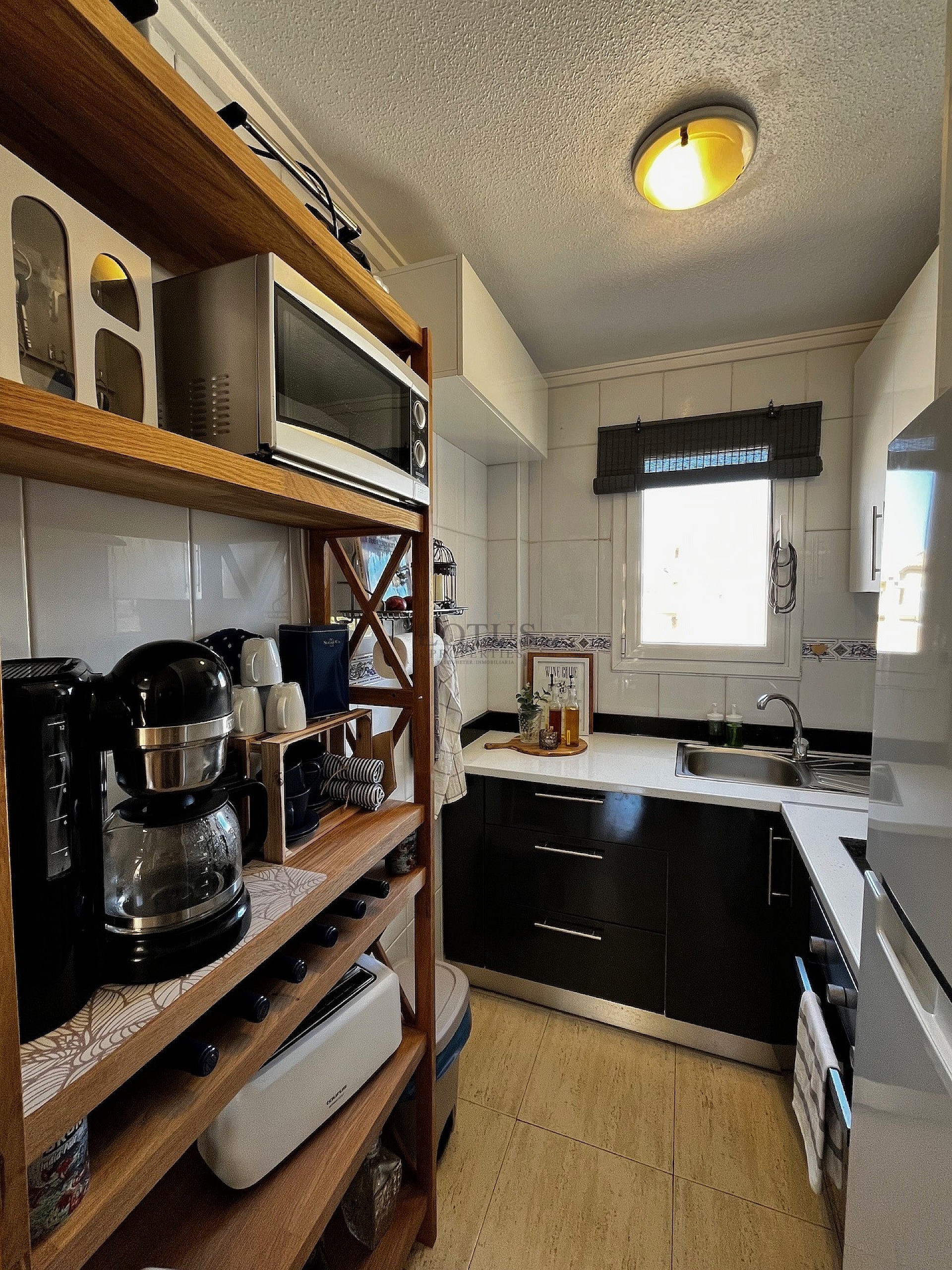 South facing topfloor bungalow with large terrace near Torrevieja City Centre - Lotus Properties