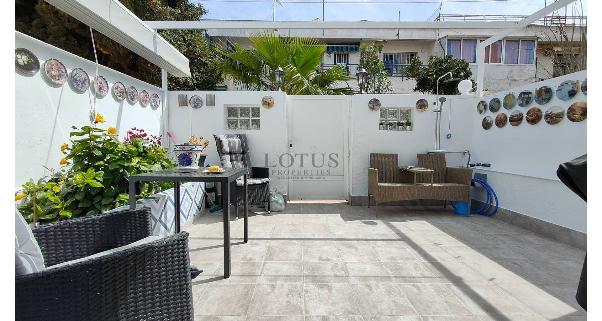 Renoverad modern bungalow i Nueva Torrevieja - Lotus Properties