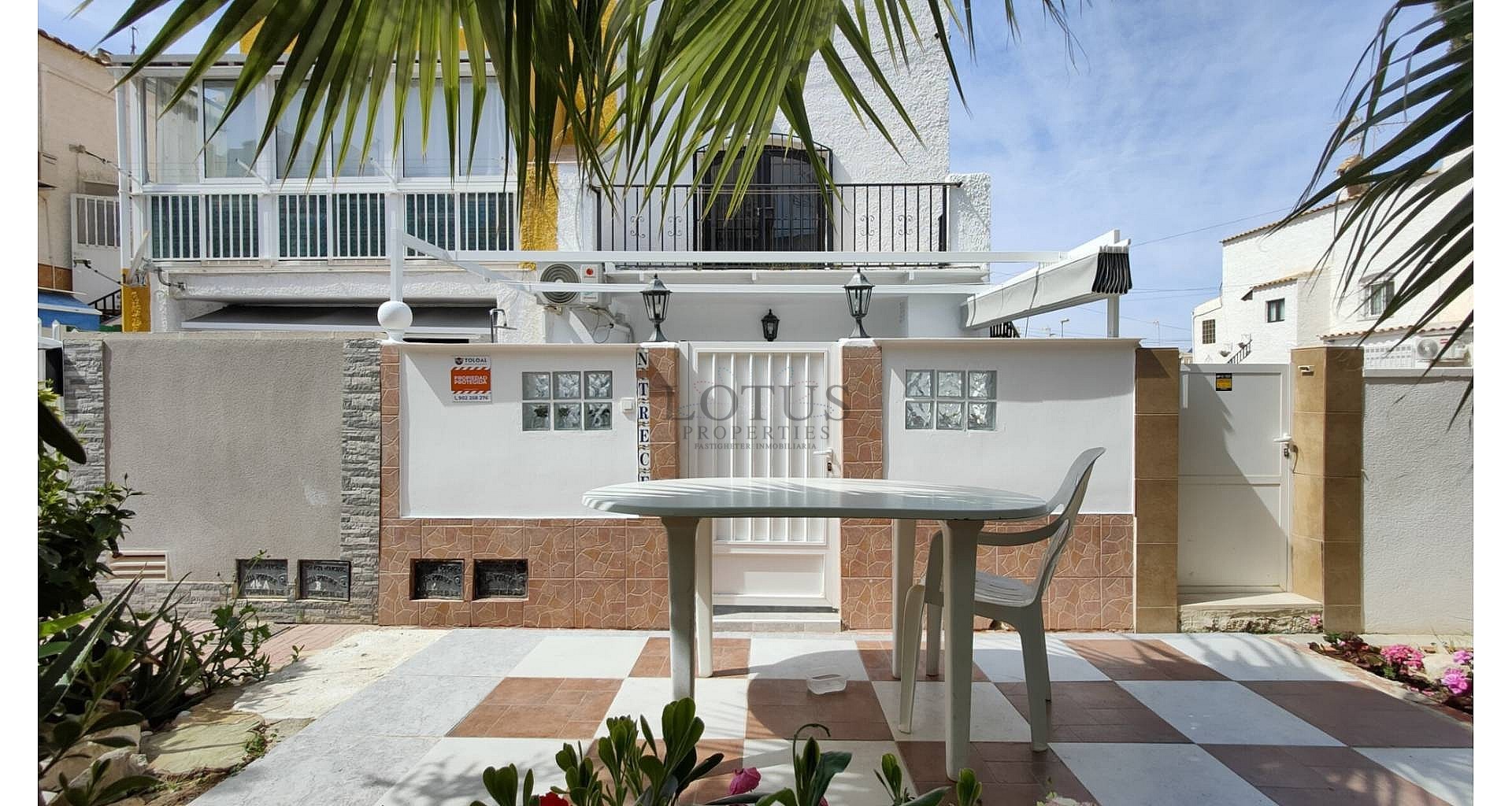 Renoverad modern bungalow i Nueva Torrevieja - Lotus Properties