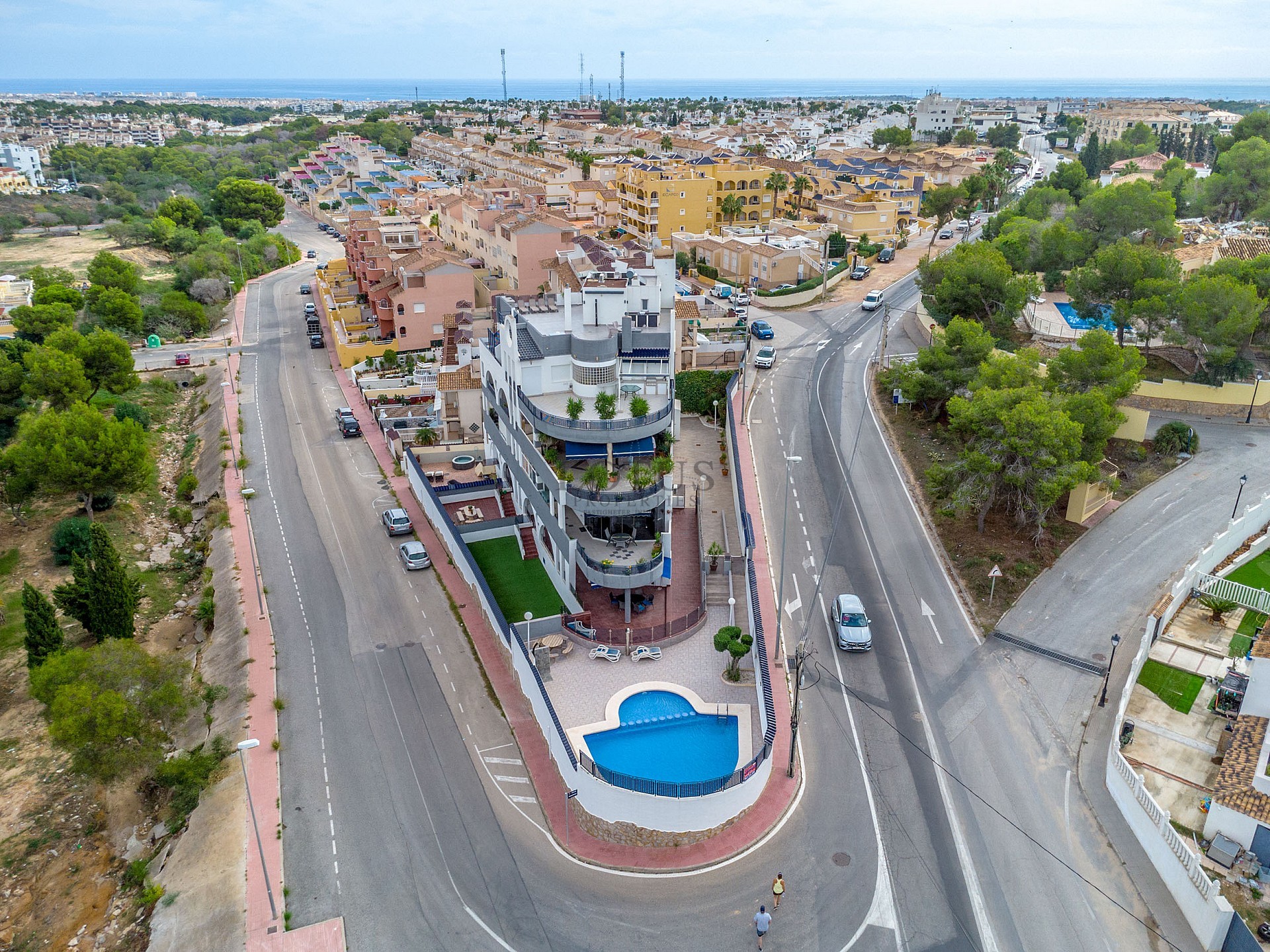 Fin lägenhet i Villamartin med stor terrass, garage och förråd - Lotus Properties