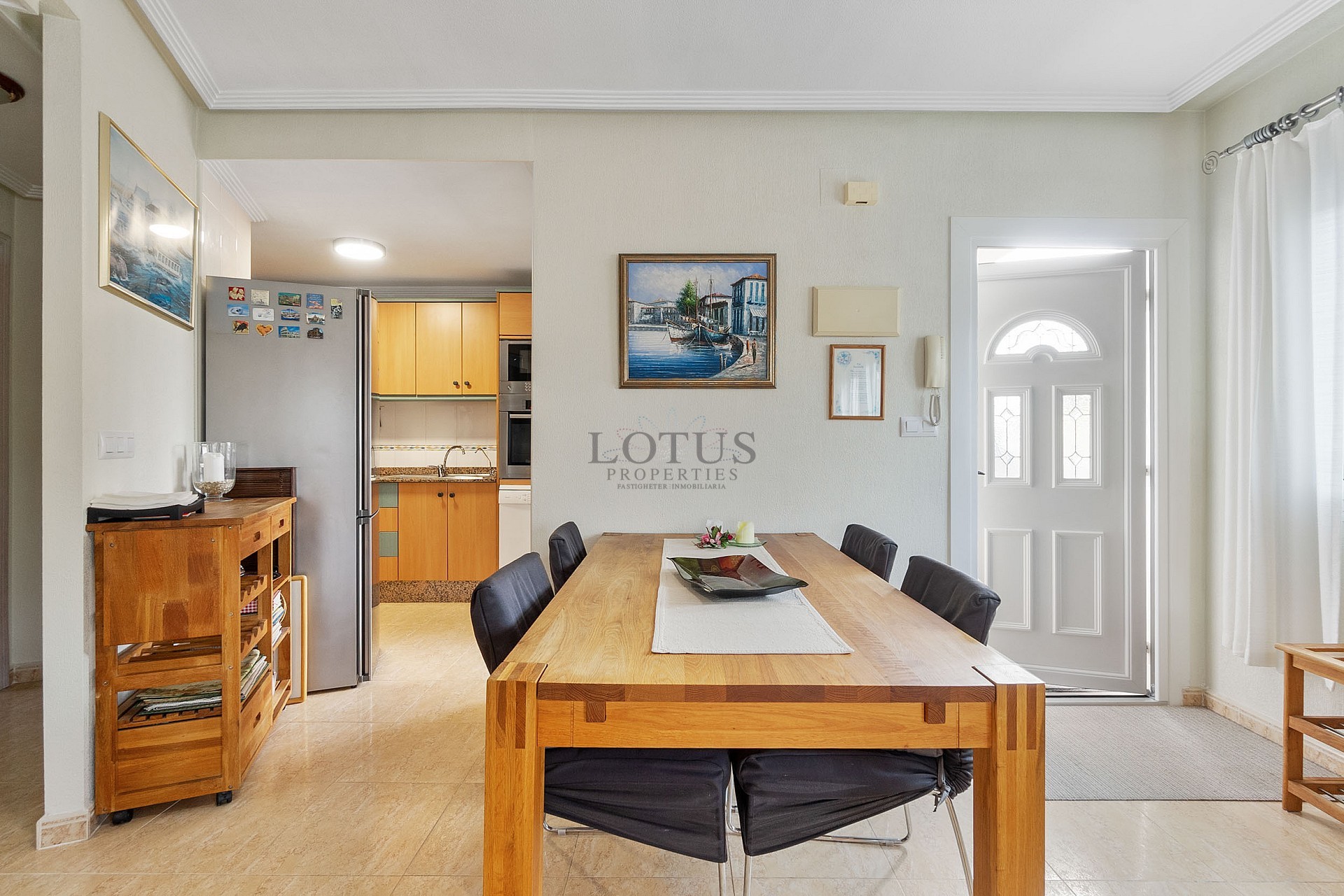 Fin lägenhet i Villamartin med stor terrass, garage och förråd - Lotus Properties