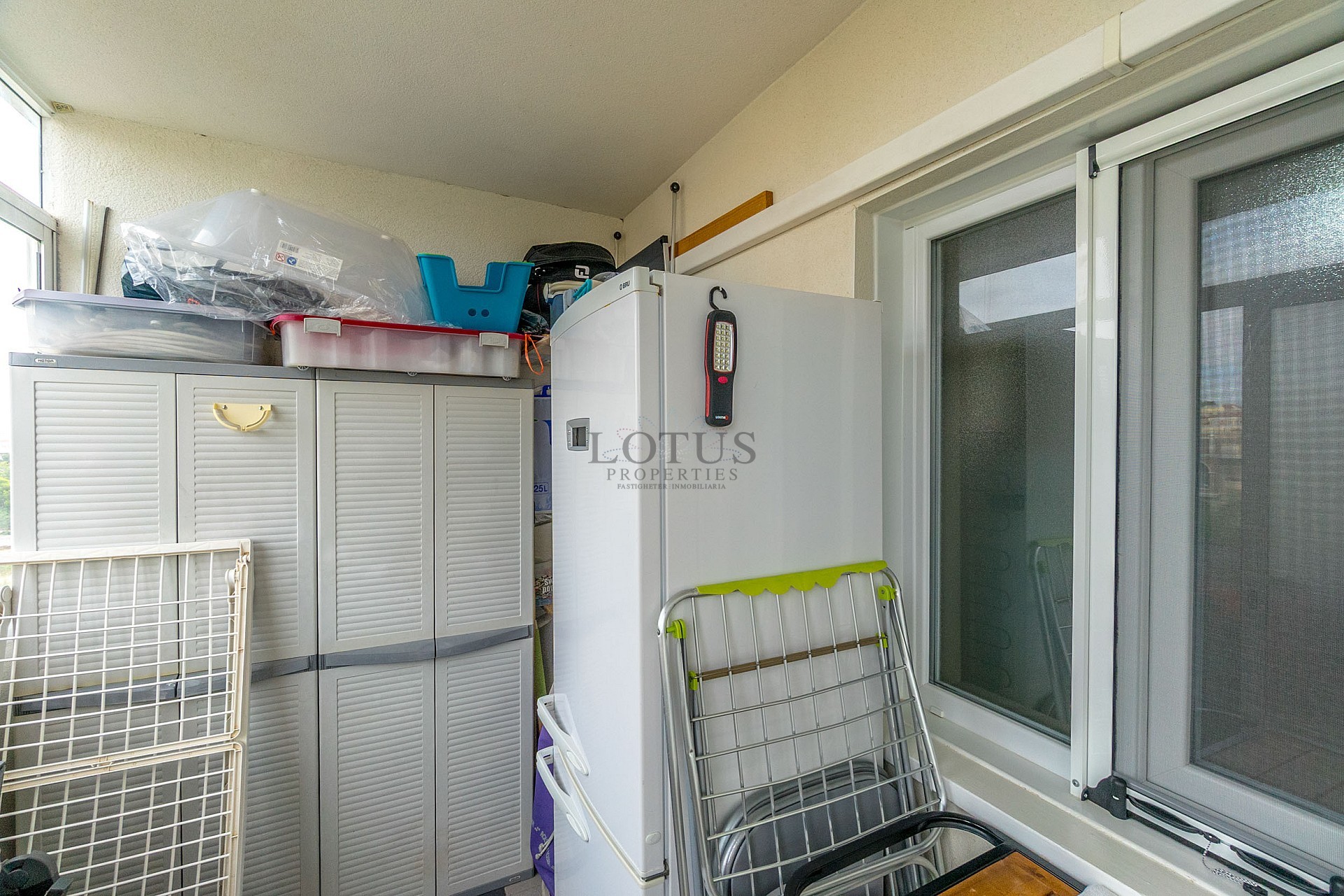 Fin lägenhet i Villamartin med stor terrass, garage och förråd - Lotus Properties