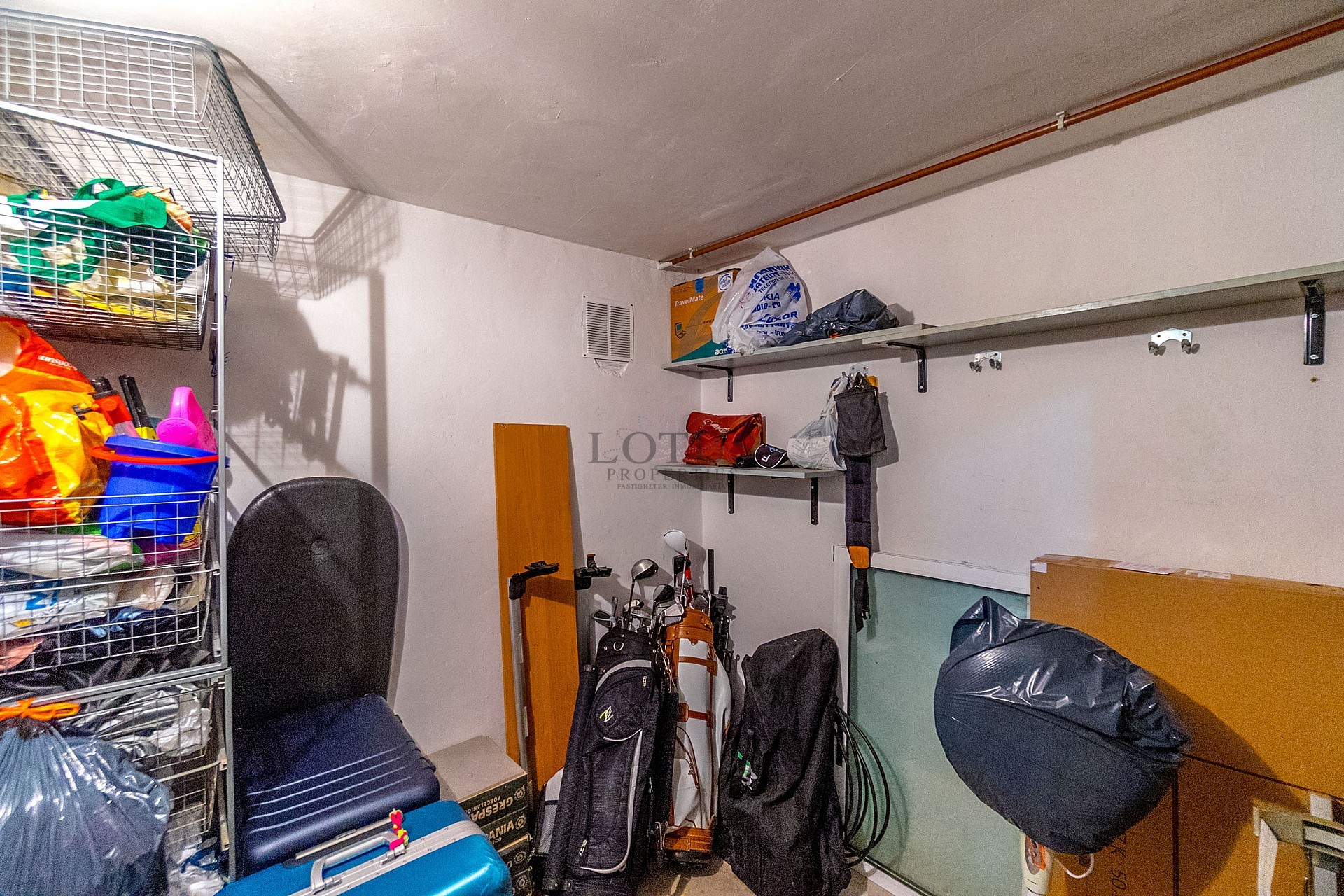 Fin lägenhet i Villamartin med stor terrass, garage och förråd - Lotus Properties