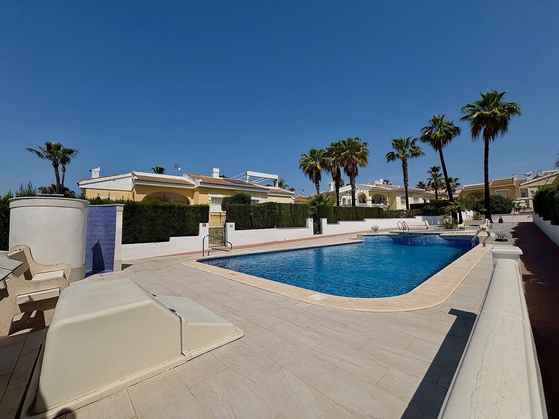 Single-storey semi detached house – Plaza la Fiesta, “Conjunto Romeo” - Lotus Properties