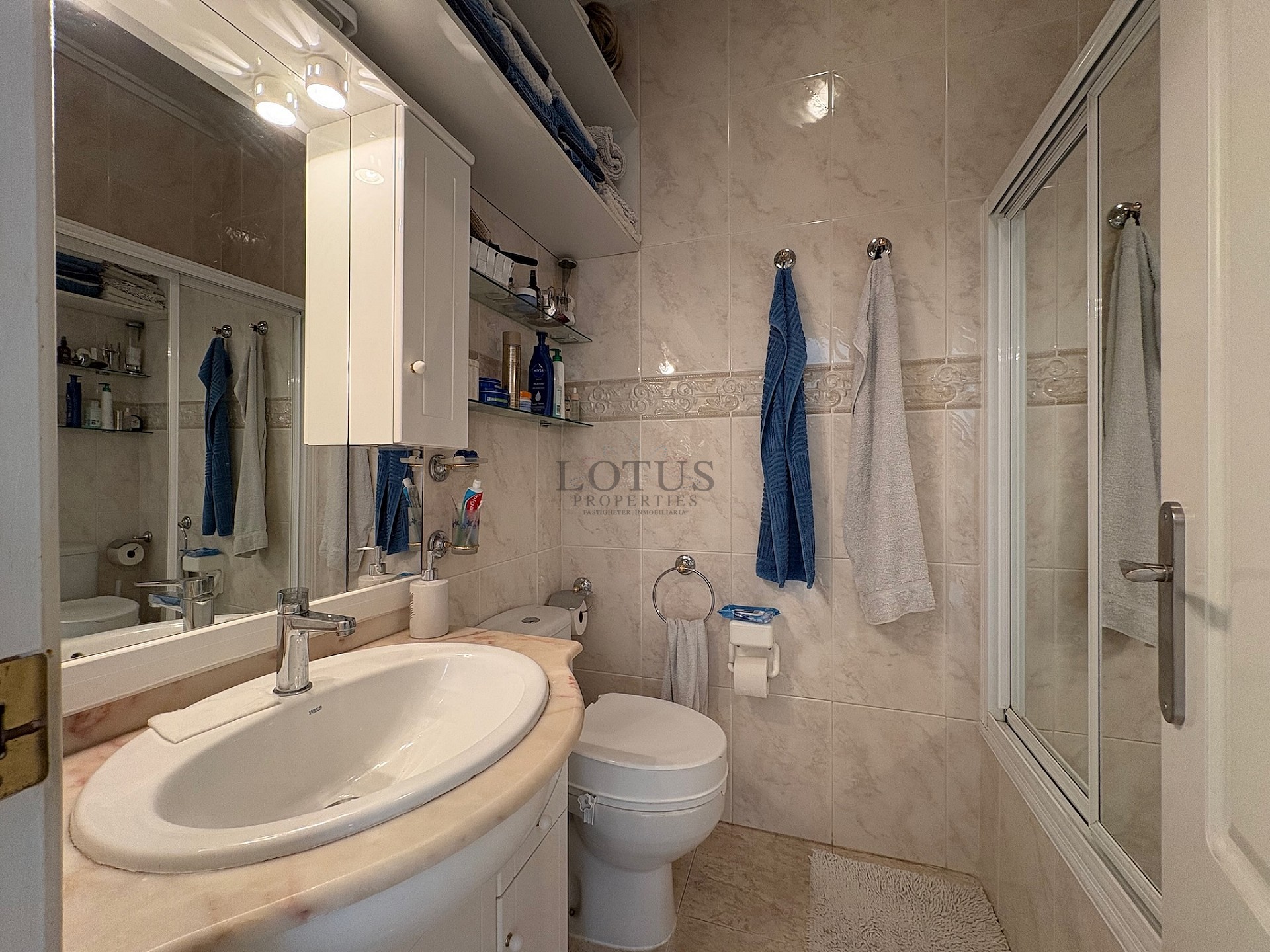 Single-storey semi detached house – Plaza la Fiesta, “Conjunto Romeo” - Lotus Properties