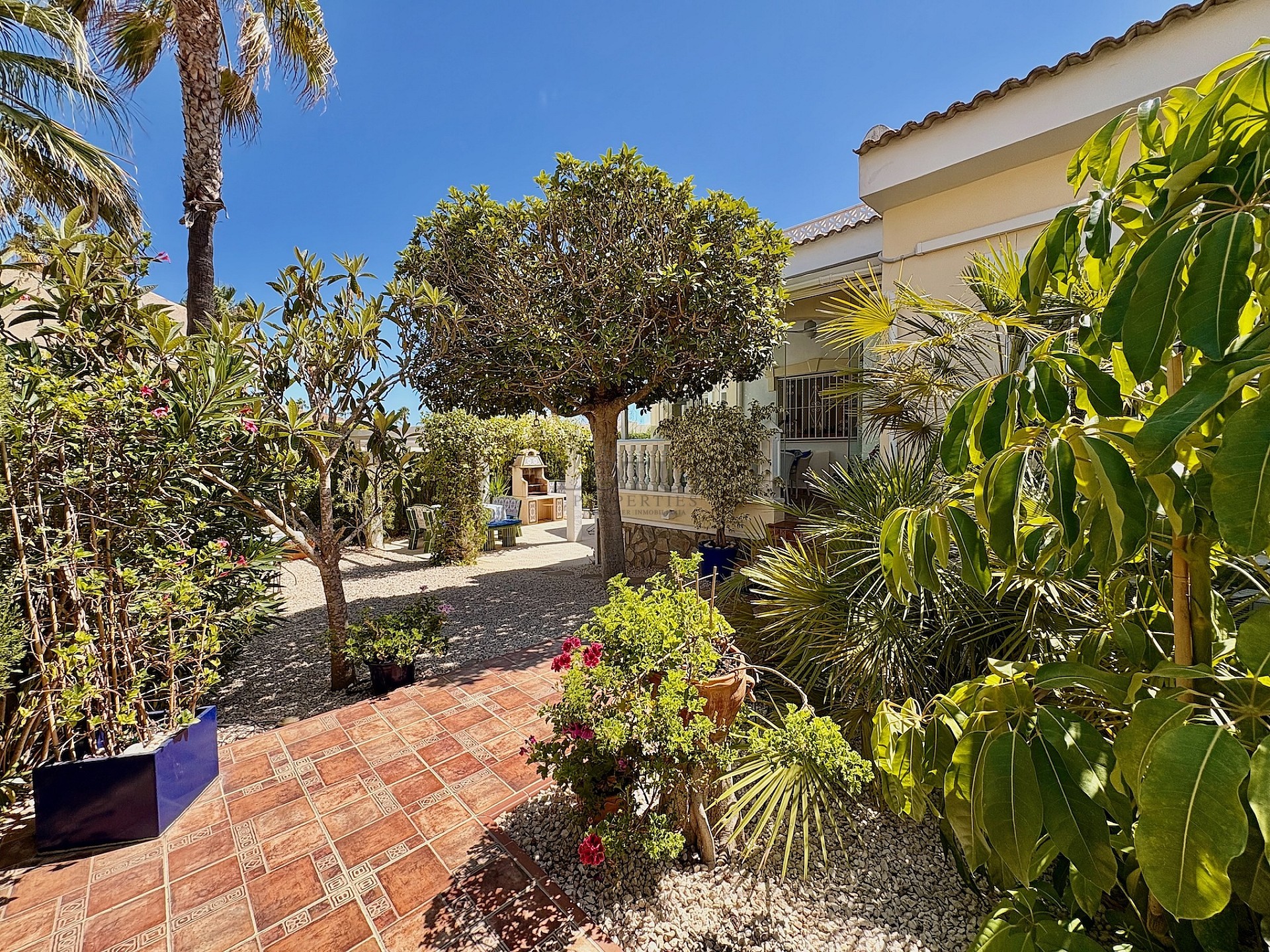 Single-storey semi detached house – Plaza la Fiesta, “Conjunto Romeo” - Lotus Properties