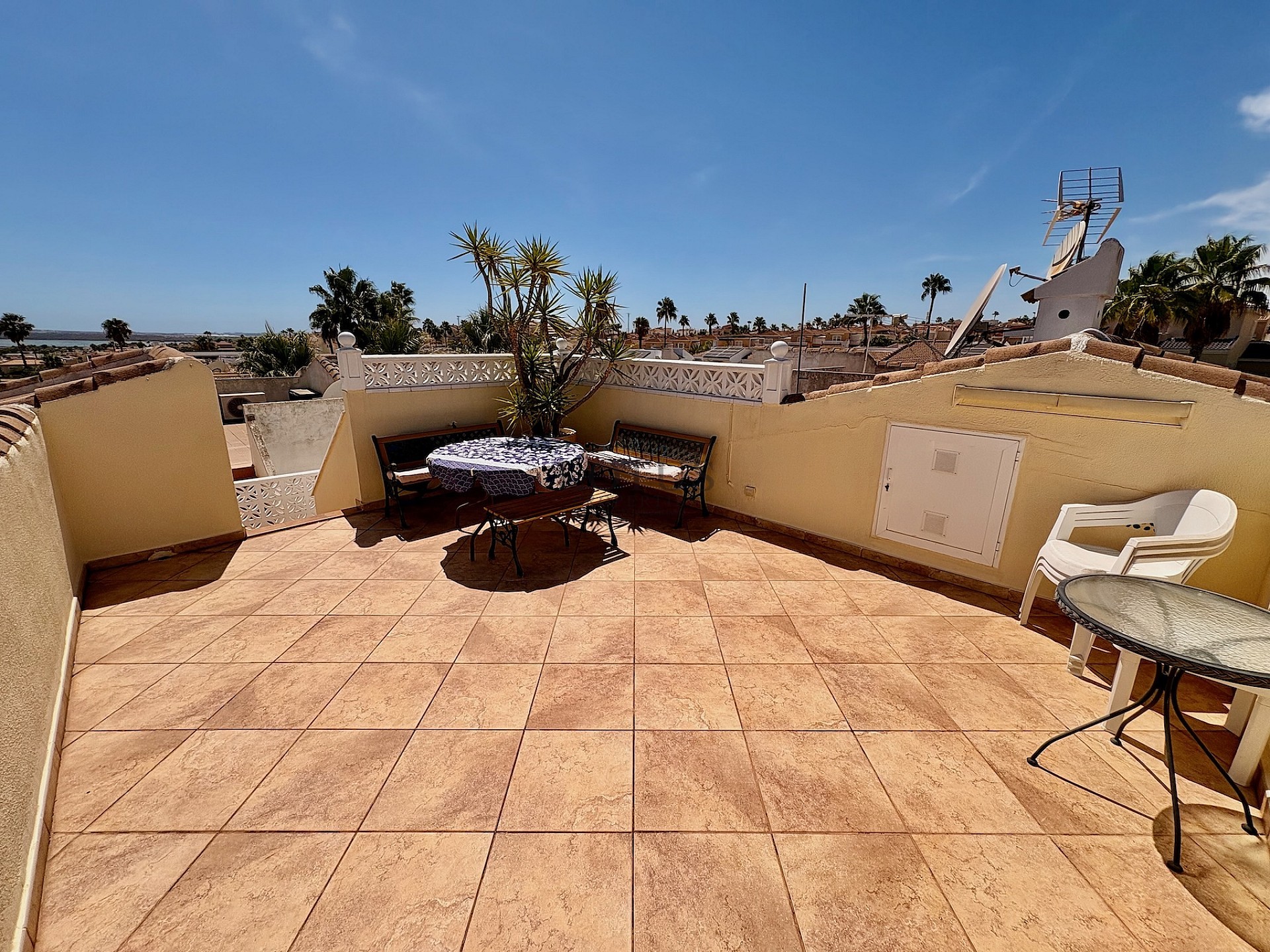 Single-storey semi detached house – Plaza la Fiesta, “Conjunto Romeo” - Lotus Properties