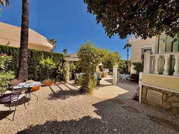 Single-storey semi detached house – Plaza la Fiesta, “Conjunto Romeo” - Lotus Properties