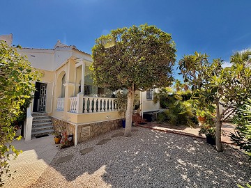 Single-storey semi detached house – Plaza la Fiesta, “Conjunto Romeo” - Lotus Properties