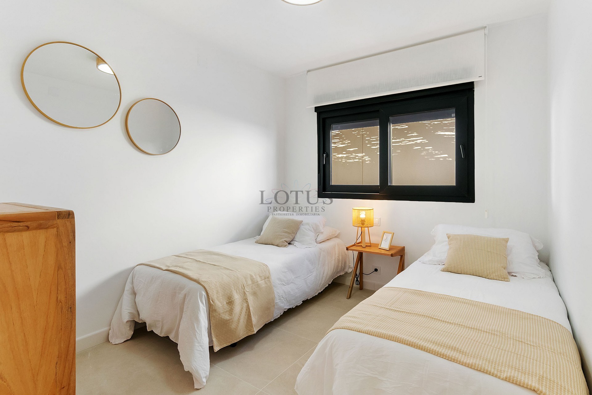 NEWLY RENOVATED SEMI-DETACHED VILLA WITH PRIVATE POOL IN THE NATURAL BEAUTY OF EL CHAPARRAL - Lotus Properties