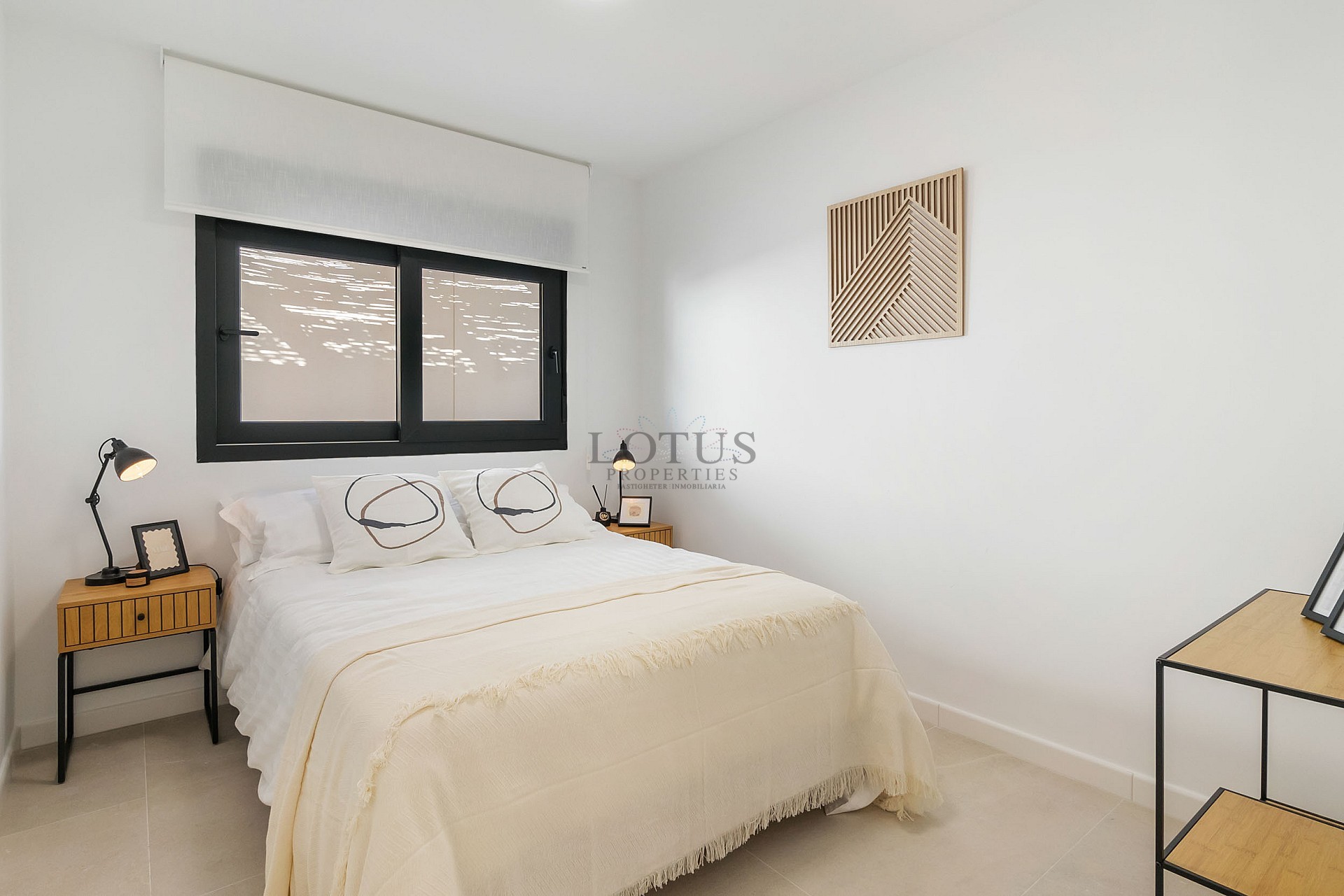 NEWLY RENOVATED SEMI-DETACHED VILLA WITH PRIVATE POOL IN THE NATURAL BEAUTY OF EL CHAPARRAL - Lotus Properties