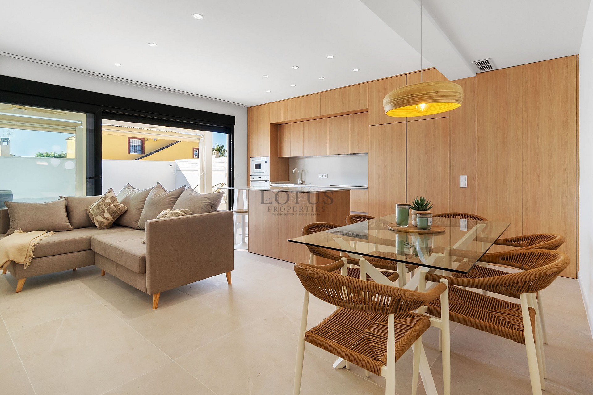 NEWLY RENOVATED SEMI-DETACHED VILLA WITH PRIVATE POOL IN THE NATURAL BEAUTY OF EL CHAPARRAL - Lotus Properties