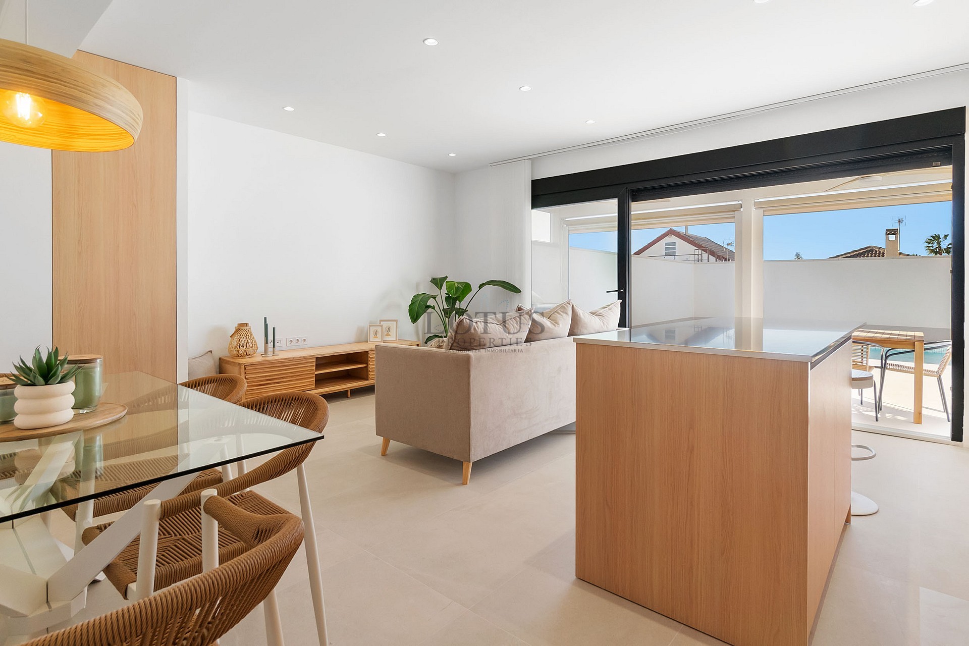 NEWLY RENOVATED SEMI-DETACHED VILLA WITH PRIVATE POOL IN THE NATURAL BEAUTY OF EL CHAPARRAL - Lotus Properties