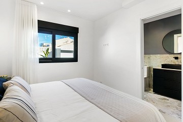 NEWLY RENOVATED SEMI-DETACHED VILLA WITH PRIVATE POOL IN THE NATURAL BEAUTY OF EL CHAPARRAL - Lotus Properties