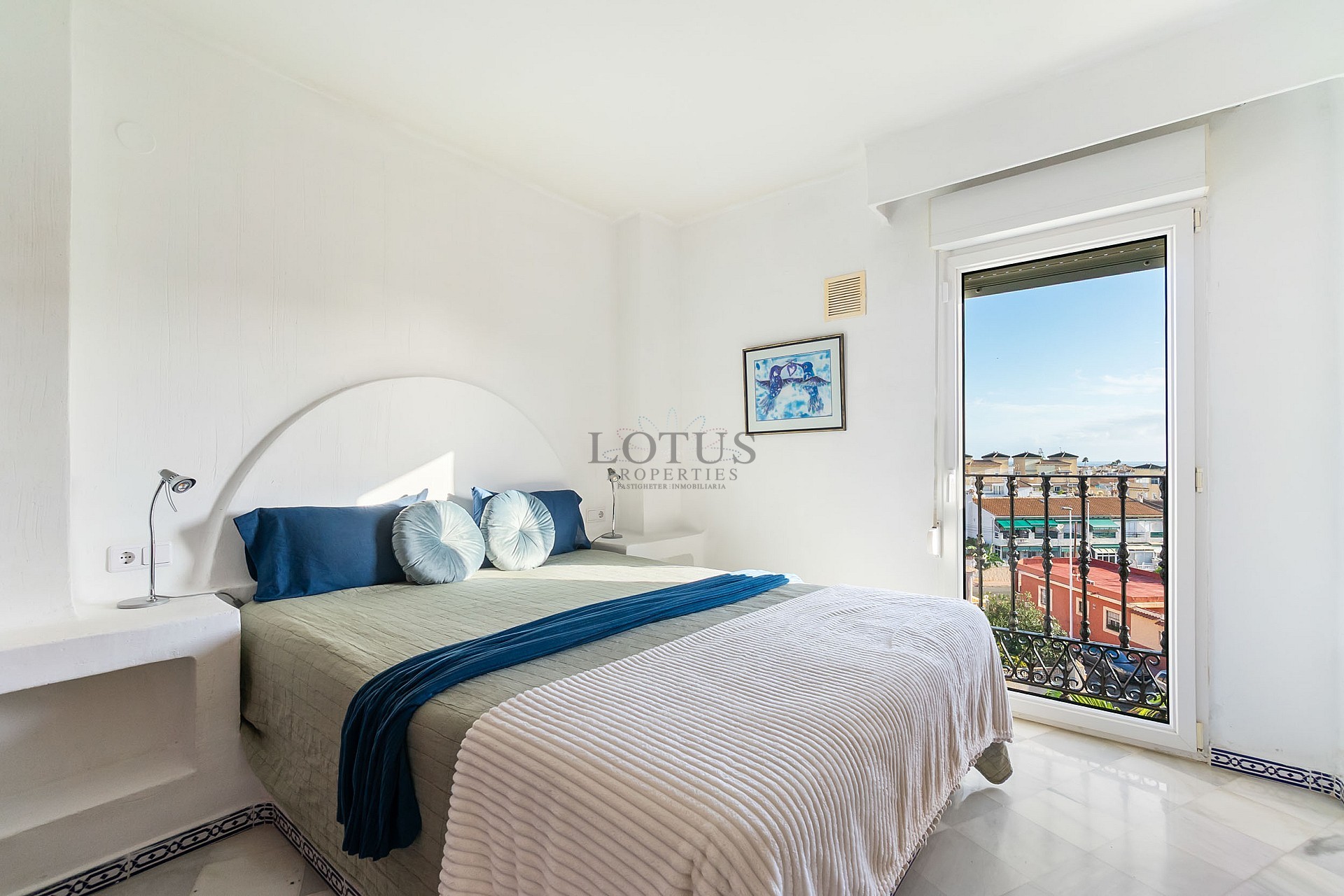 Stor takvåning med 3 sovrum och 2 badrum, havsutsikt, garage och förråd i Aldea del Mar - Lotus Properties