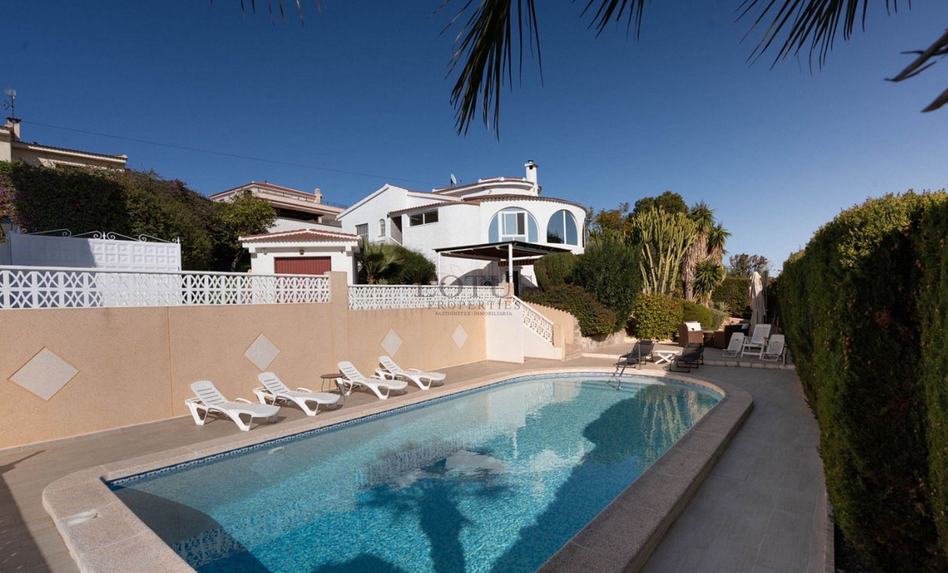 Renovated villa with 5 bedrooms and 3 bathrooms with guest apartment in beautiful Ciudad Quesada with tourist license - Lotus Properties