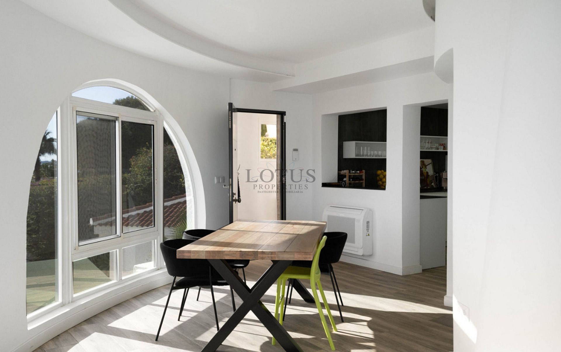 Renovated villa with 5 bedrooms and 3 bathrooms with guest apartment in beautiful Ciudad Quesada with tourist license - Lotus Properties