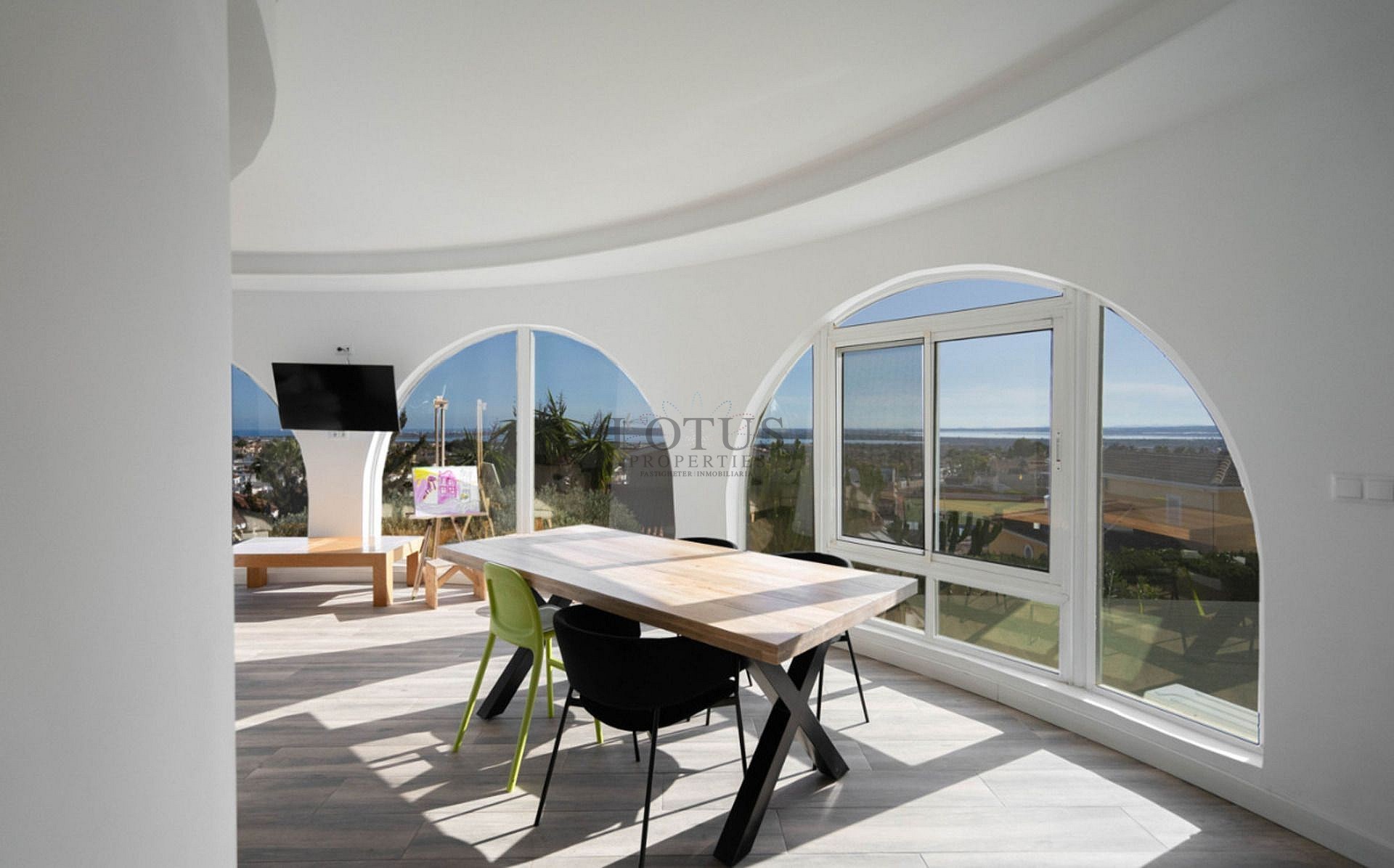 Renovated villa with 5 bedrooms and 3 bathrooms with guest apartment in beautiful Ciudad Quesada with tourist license - Lotus Properties