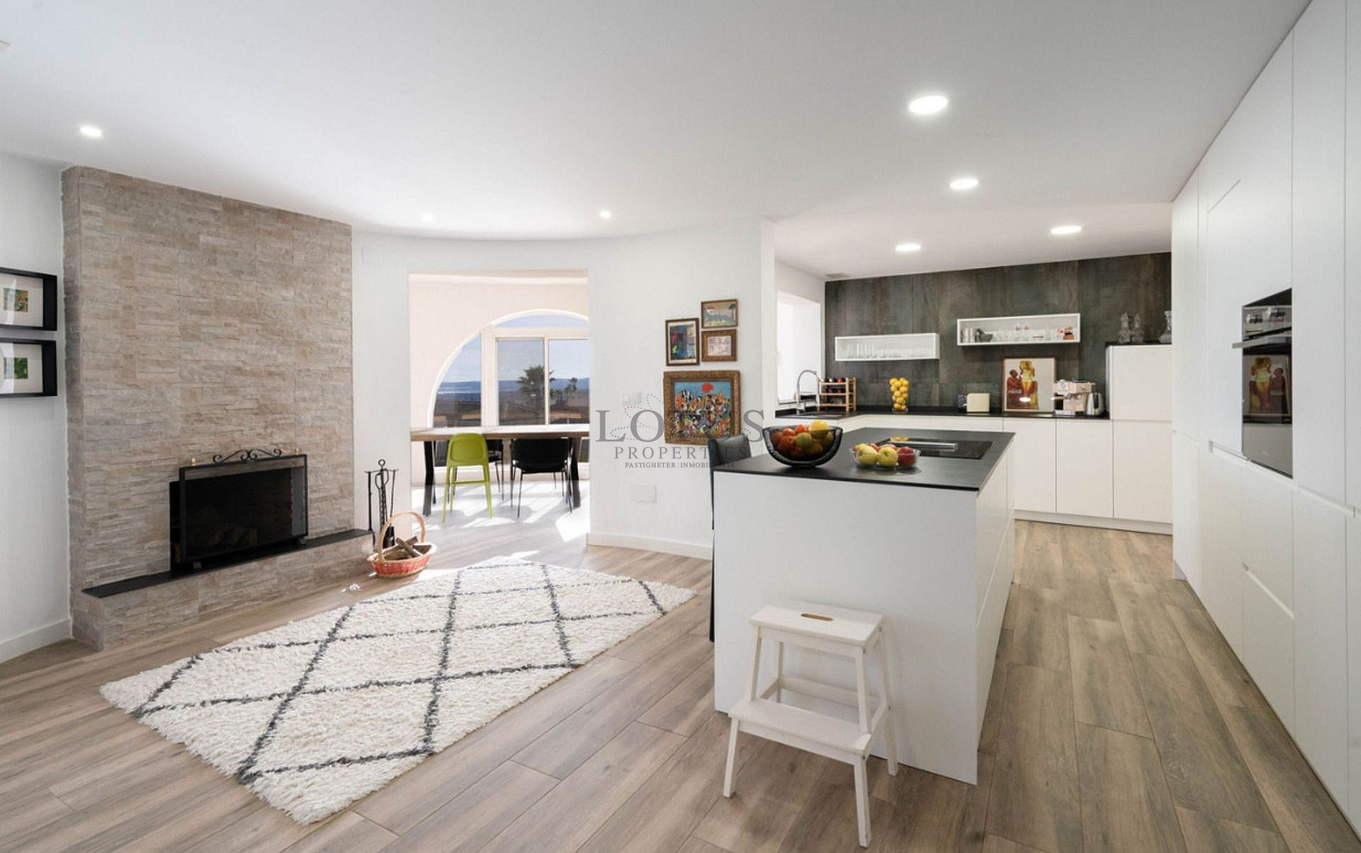 Renovated villa with 5 bedrooms and 3 bathrooms with guest apartment in beautiful Ciudad Quesada with tourist license - Lotus Properties