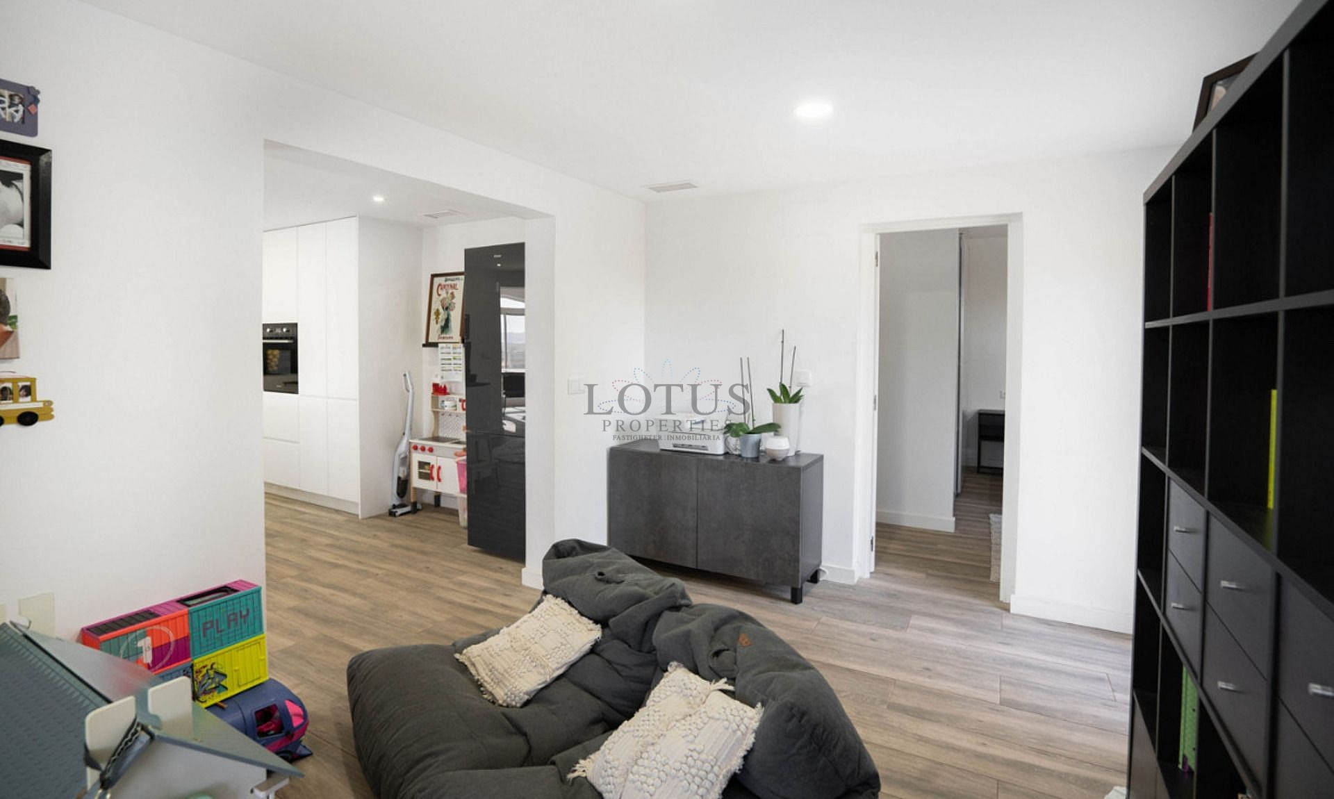 Renovated villa with 5 bedrooms and 3 bathrooms with guest apartment in beautiful Ciudad Quesada with tourist license - Lotus Properties