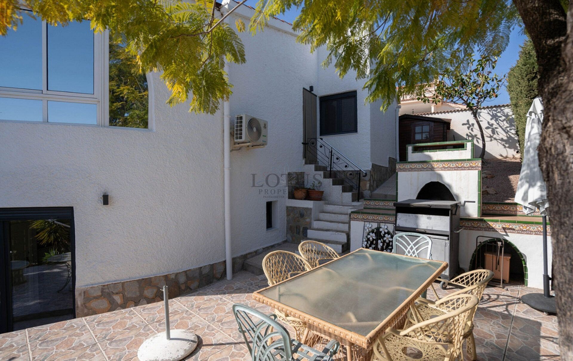 Renovated villa with 5 bedrooms and 3 bathrooms with guest apartment in beautiful Ciudad Quesada with tourist license - Lotus Properties