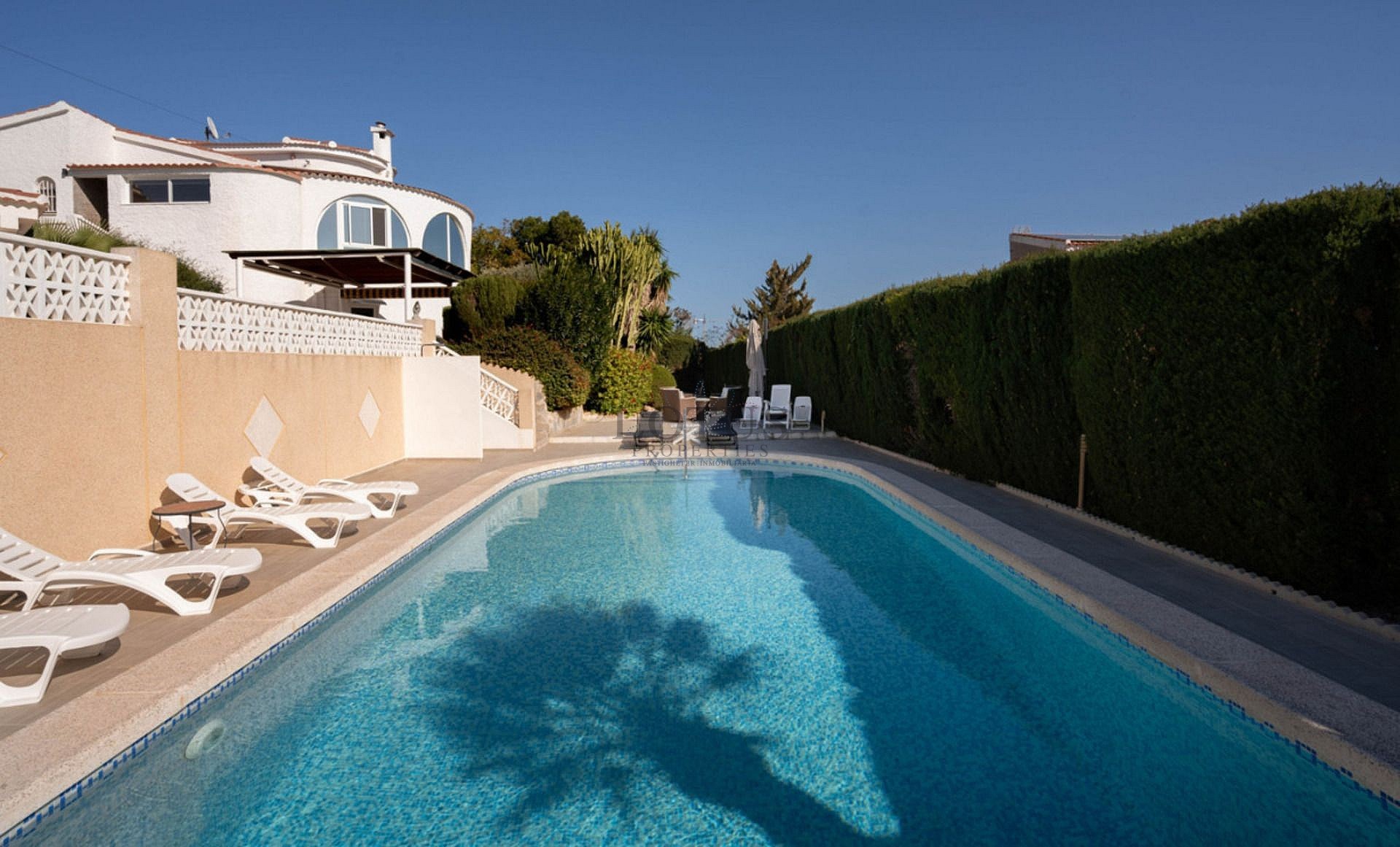 Renovated villa with 5 bedrooms and 3 bathrooms with guest apartment in beautiful Ciudad Quesada with tourist license - Lotus Properties