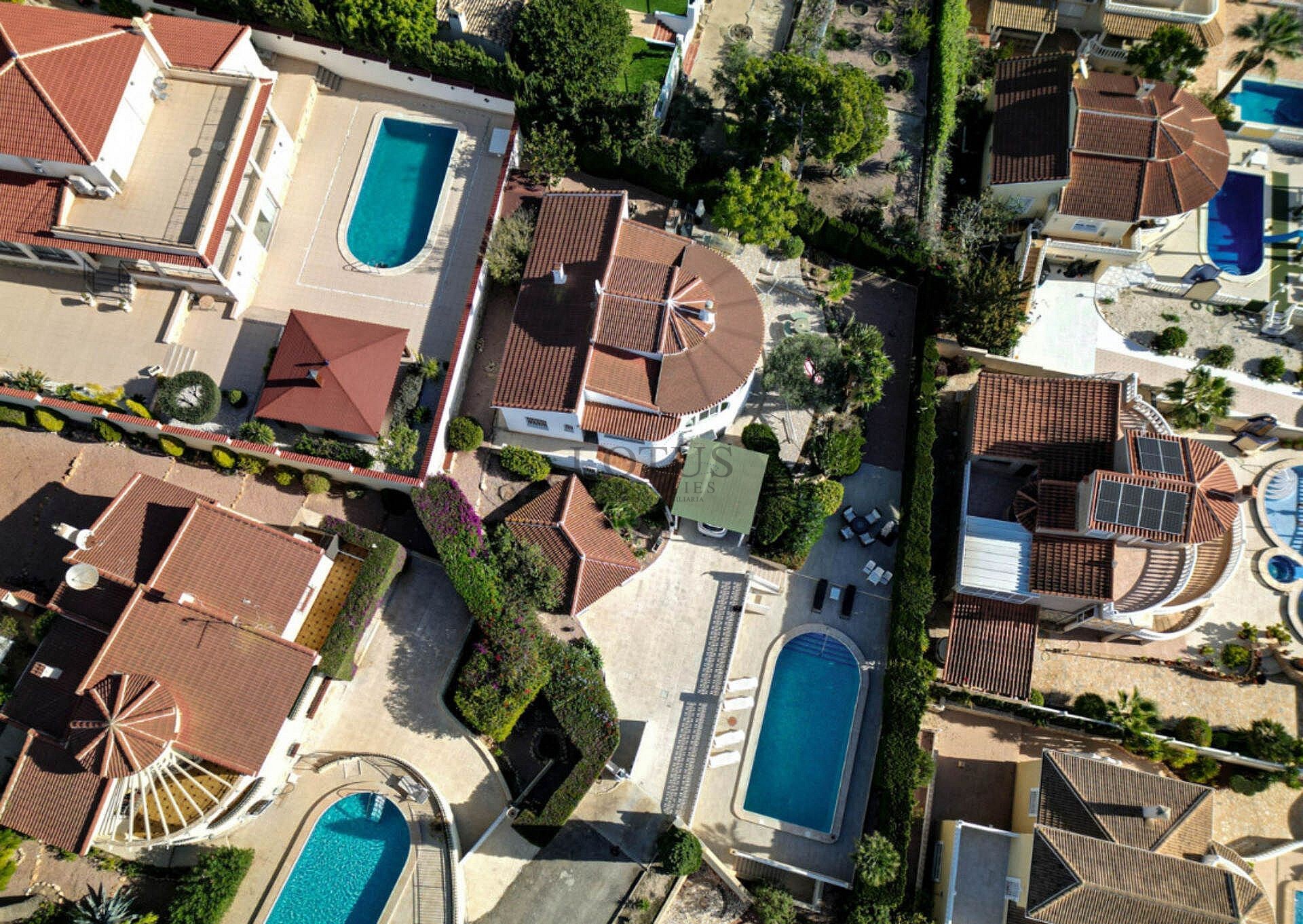 Renovated villa with 5 bedrooms and 3 bathrooms with guest apartment in beautiful Ciudad Quesada with tourist license - Lotus Properties