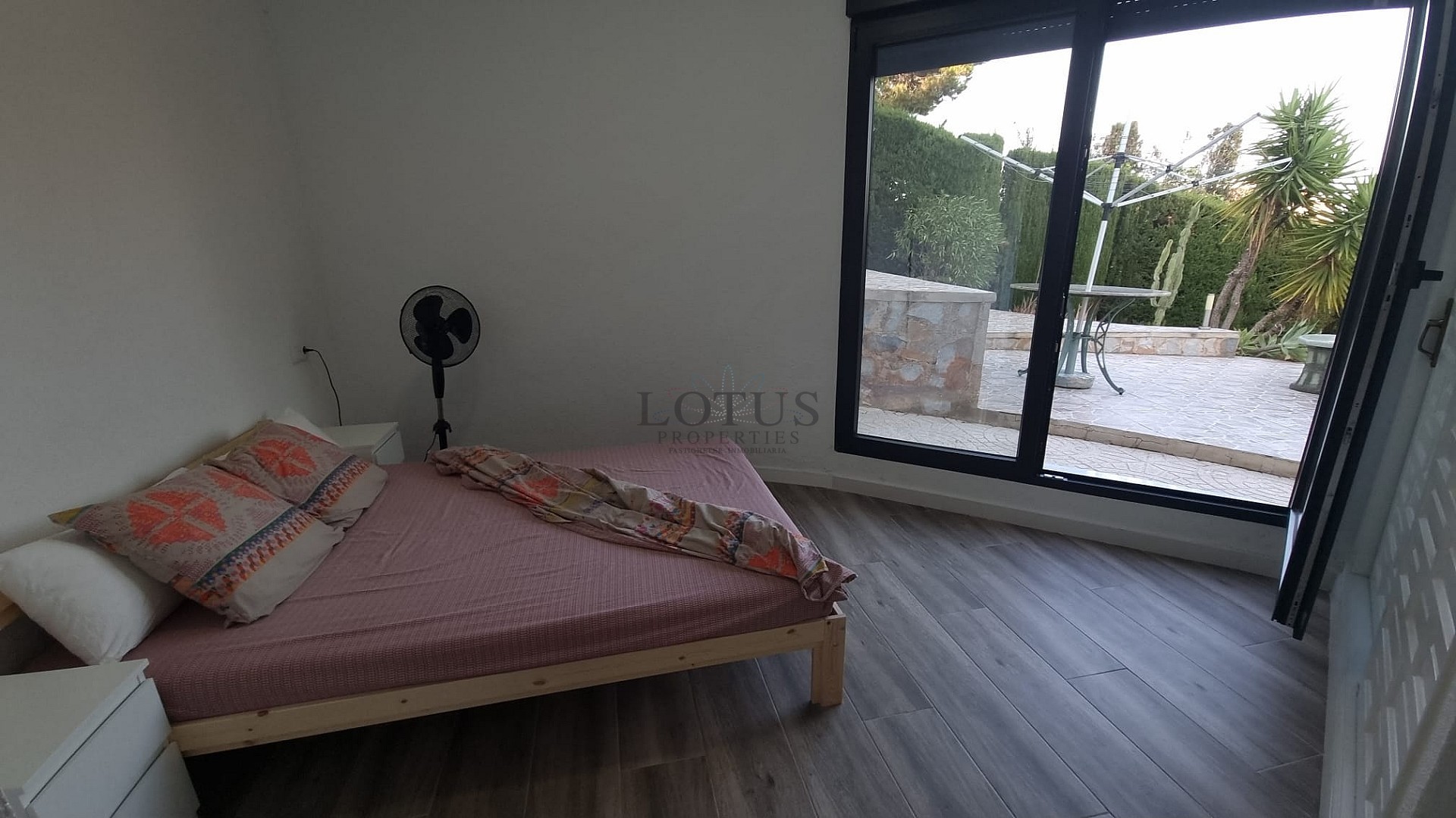 Renovated villa with 5 bedrooms and 3 bathrooms with guest apartment in beautiful Ciudad Quesada with tourist license - Lotus Properties