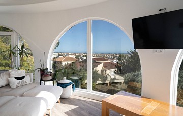 Renovated villa with 5 bedrooms and 3 bathrooms with guest apartment in beautiful Ciudad Quesada with tourist license - Lotus Properties