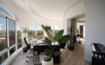 Renovated villa with 5 bedrooms and 3 bathrooms with guest apartment in beautiful Ciudad Quesada with tourist license - Lotus Properties