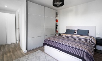 Renovated villa with 5 bedrooms and 3 bathrooms with guest apartment in beautiful Ciudad Quesada with tourist license - Lotus Properties