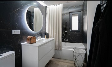 Renovated villa with 5 bedrooms and 3 bathrooms with guest apartment in beautiful Ciudad Quesada with tourist license - Lotus Properties