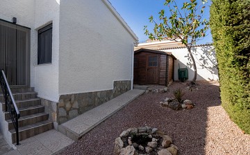 Renovated villa with 5 bedrooms and 3 bathrooms with guest apartment in beautiful Ciudad Quesada with tourist license - Lotus Properties