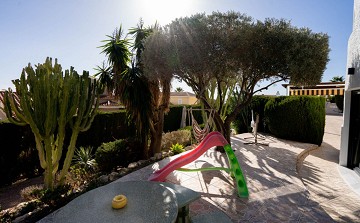 Renovated villa with 5 bedrooms and 3 bathrooms with guest apartment in beautiful Ciudad Quesada with tourist license - Lotus Properties