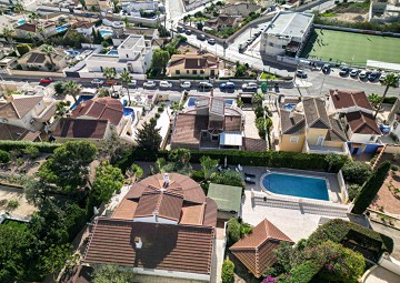 Renovated villa with 5 bedrooms and 3 bathrooms with guest apartment in beautiful Ciudad Quesada with tourist license - Lotus Properties