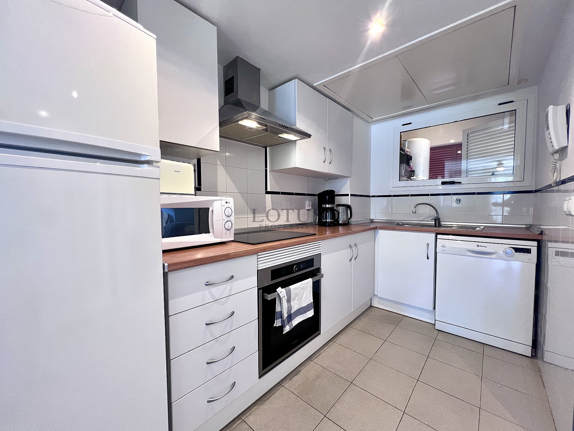 Fantastic opportunity less than 1 km from the Mediterranean Sea! - Lotus Properties