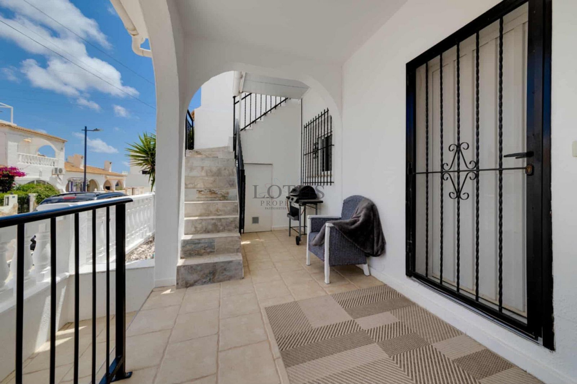 Charming Corner Townhouse with Stunning Roof Terrace and Sea Views in Villamartin - Lotus Properties
