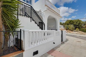 Charming Corner Townhouse with Stunning Roof Terrace and Sea Views in Villamartin - Lotus Properties