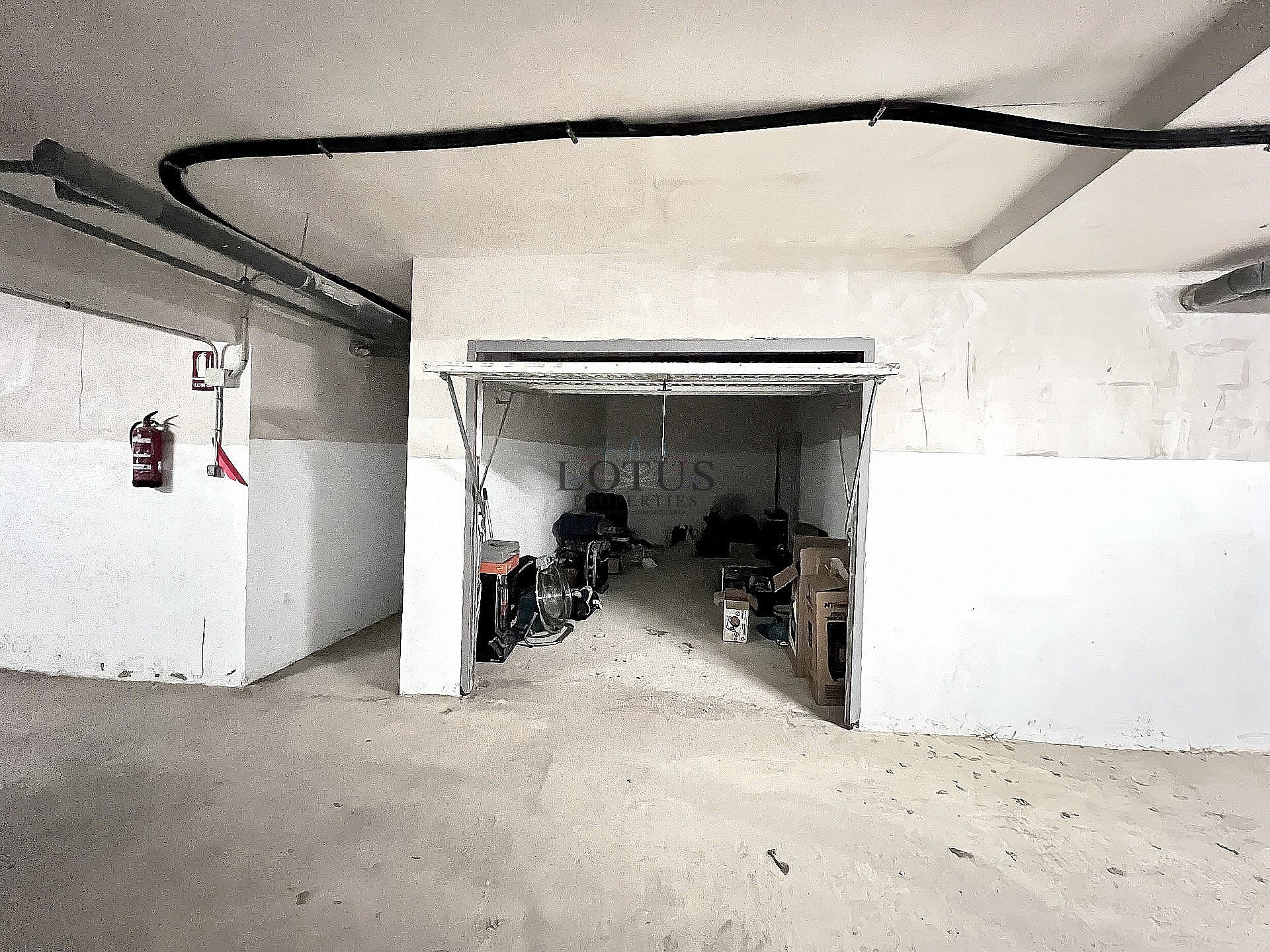 Charmigt radhus med tre sovrum och gemensam pool – nära allt du behöver! - Lotus Properties