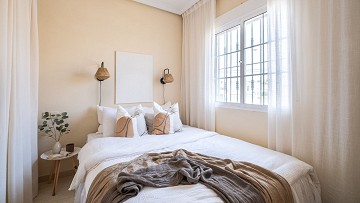 Fantastiskt fin markplan med inredd källare endast 500 meter till Playa Los Locos! - Lotus Properties