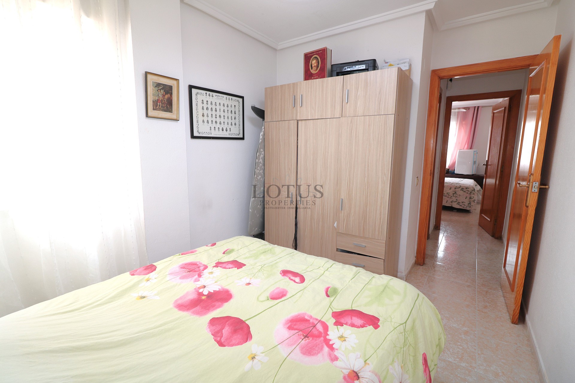 Lotus Properties presenterar – charmig markplansbungalow med hörntomt i Parque de las Naciones, Torrevieja - Lotus Properties