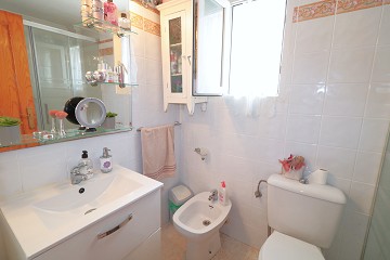 Lotus Properties presenterar – charmig markplansbungalow med hörntomt i Parque de las Naciones, Torrevieja - Lotus Properties