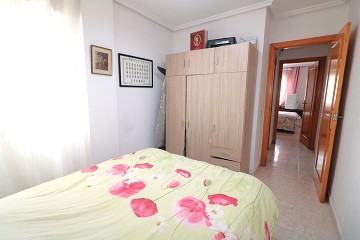 Lotus Properties presenterar – charmig markplansbungalow med hörntomt i Parque de las Naciones, Torrevieja - Lotus Properties