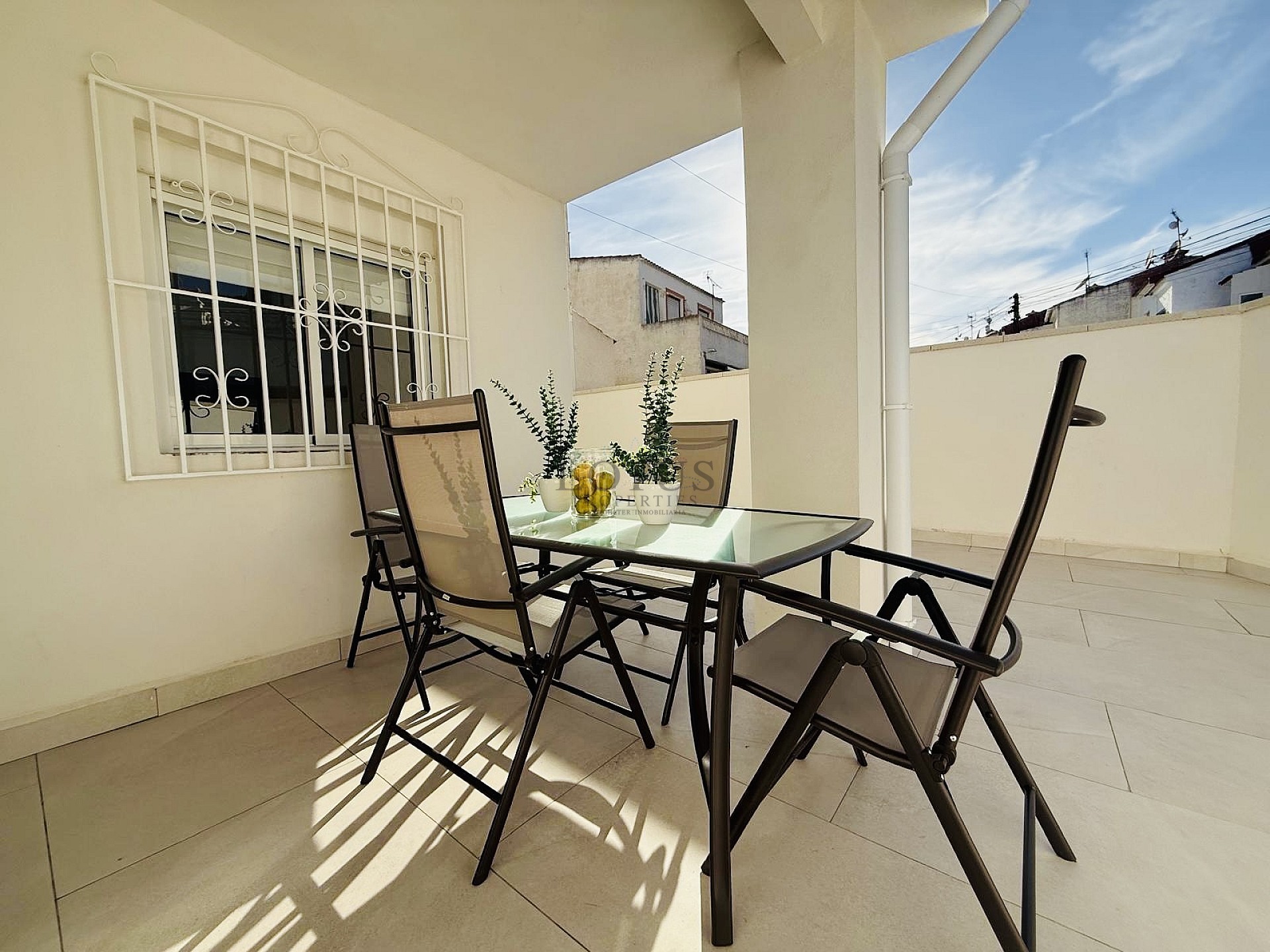 Super fin renoverad markplan i Torreta III med 2 sovrum och stor terrass - Lotus Properties