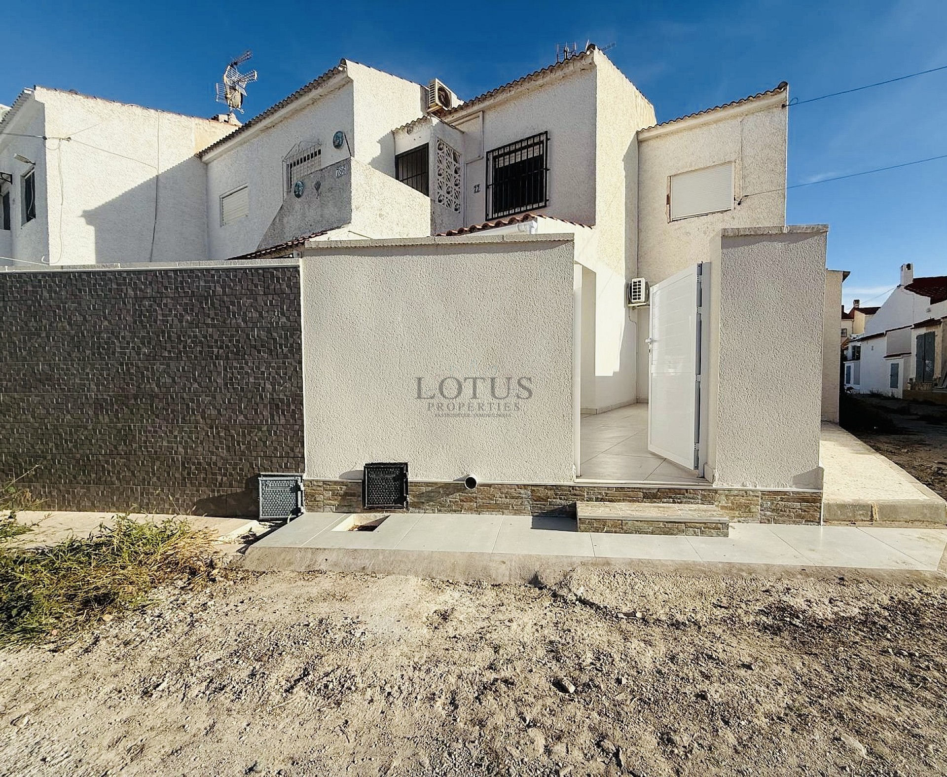 Super fin renoverad markplan i Torreta III med 2 sovrum och stor terrass - Lotus Properties