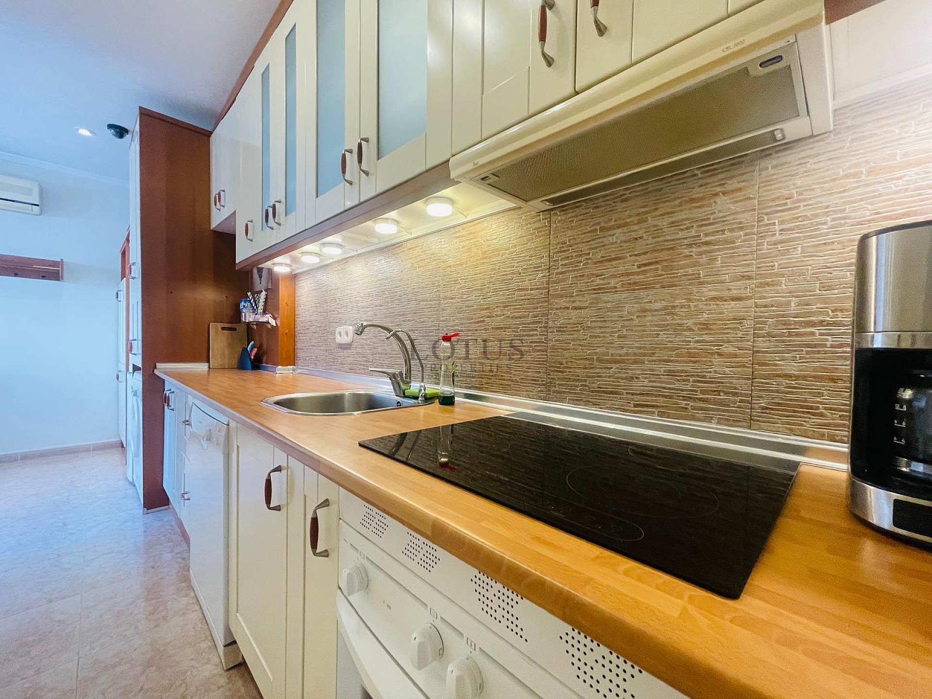 FANTASTISK VÄLSKÖTT OCH SOLIG BOSTAD I RES. ABACAL - AGUAS NUEVAS! - Lotus Properties