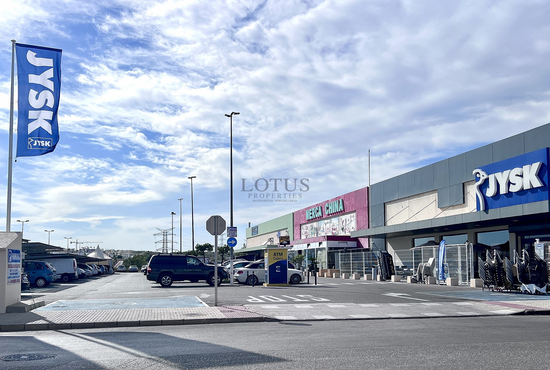 Fantastisk hörnlägenhet i Los Altos - Lotus Properties