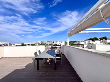 Exklusiv hörn tak-bungalow med 3 sovrum i Los Balcones - Lotus Properties