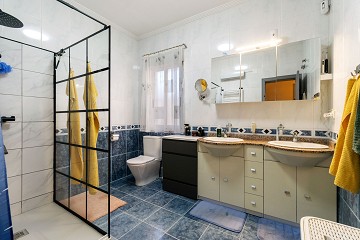 Charmig och välskött villa med 3 sovrum och uppvärmd saltvattenpool - Lotus Properties