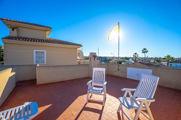 Charmig och välskött villa med 3 sovrum och uppvärmd saltvattenpool - Lotus Properties